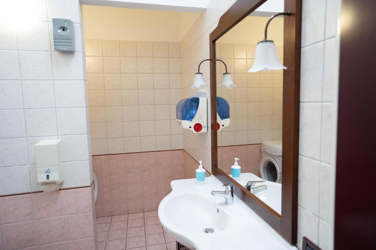 V12 Apartments - Vittoria 12 诺瓦拉 外观 照片